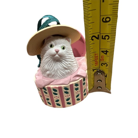 Vintage Avon Christmas Cat In Pink Box Hat Ornament - Picture 2 of 6